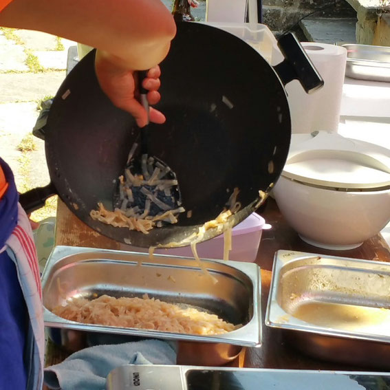 prig thai kocht in der Badi