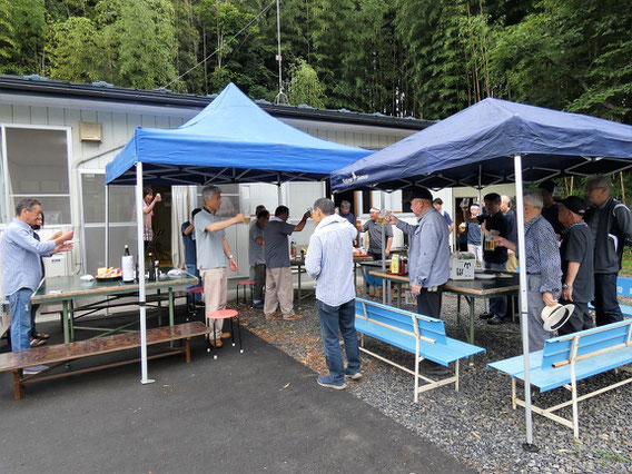 大東町　下大原自治会　「下大原祭り」での乾杯(令和５年７月)