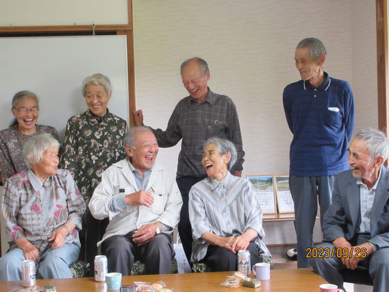 曽慶１区自治会　サロンで開催した敬老会にて、敬老者のみなさん(令和５年実施)