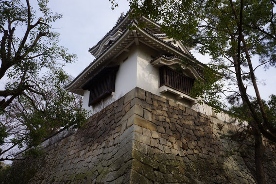 今も残る中の段の月見櫓　元和年中（元和元年（1615年）～）の建築と推定される