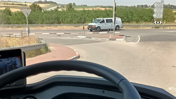 חיכינו כ40 דקות ביציאה מלטרון | איחרנו - חפץ חשוד