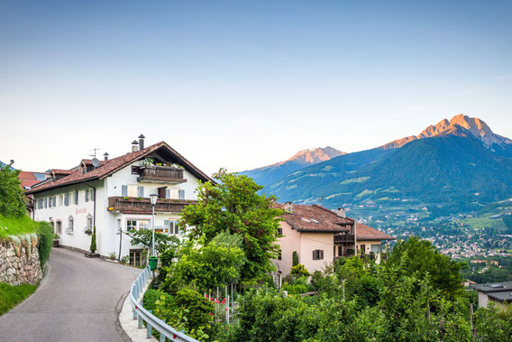 Vista esterna della cantina Pardellerhof a Marlengo in Alto Adige 