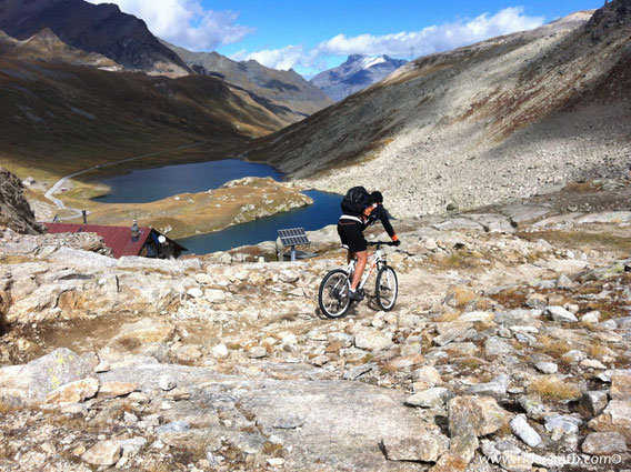 scollinando verso la Val D'Aosta....si entra nel cuore del Gran Paradiso 