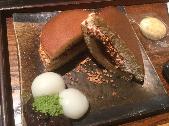 どら焼きにトッピングされているのが、あらびききな粉