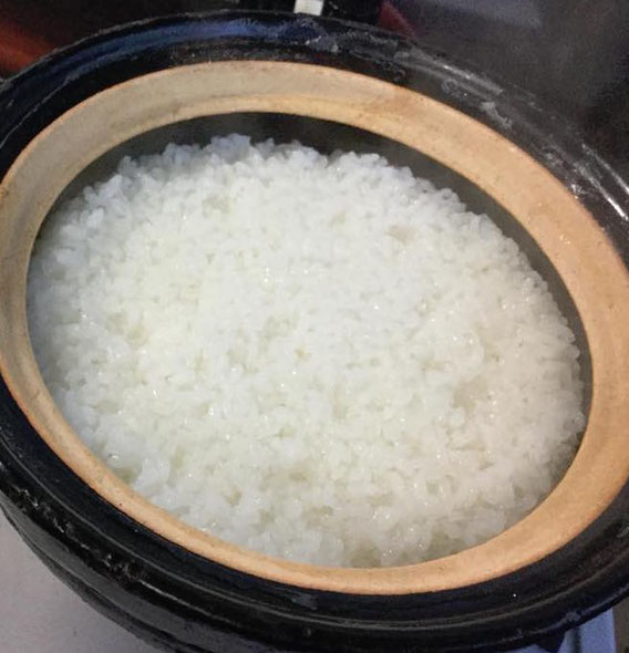 炊きたてごはんはそれだけでご馳走!