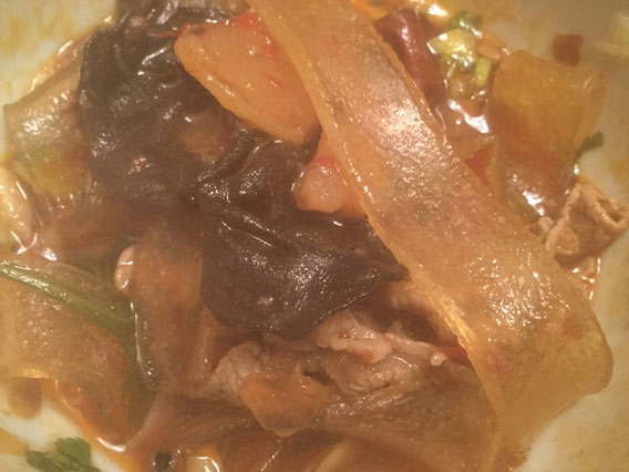 火鍋の汁を吸って美味しそうに輝く寬粉