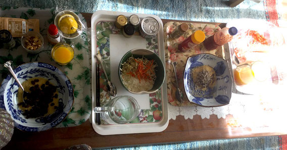 包丁も火も使わない4品の材料準備。ポリ袋の中でも料理できます。