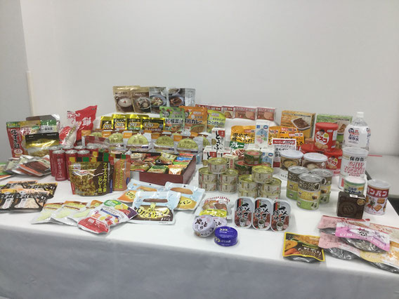 非常食として使えるであろう、いろいろな商品が展示されていました