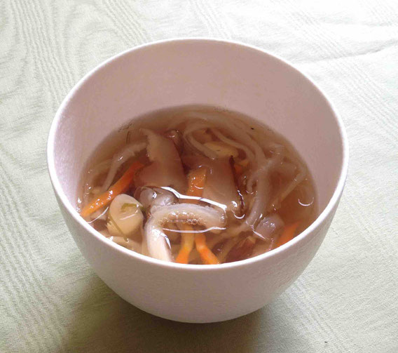 切干し大根、干しにんじん、スライス干し椎茸、煎り大豆、削り節で