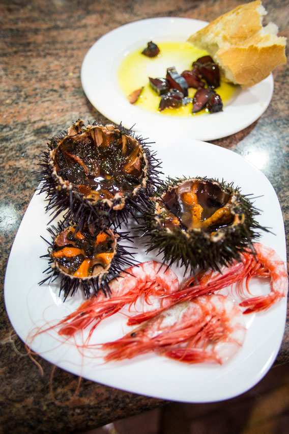 Un almuerzo de lujo patrocinado por El Marino en el Bar Bonanza del Mercat de Dénia. Xepo W. S.