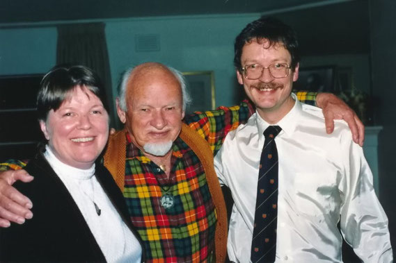 Melbourne , May-June 1993 ; Cynthia with (late) Le Buchanan & George Fricker. Photo taken by Jim Miskia