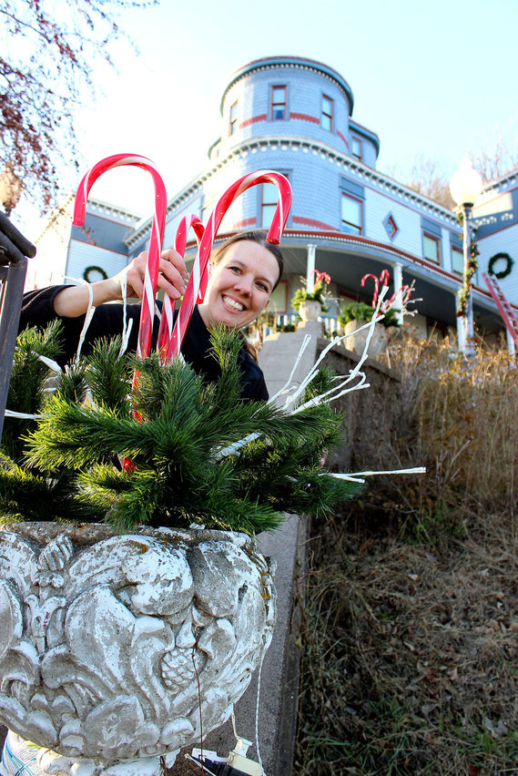 Naomi Kueter of the famous Mont Rest Bed and Breakfast in Bellevue was spotted last week decorating the business for this weekend’s Holiday Tour of Homes.