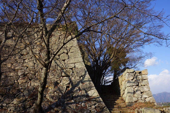 辰巳櫓周辺の石垣