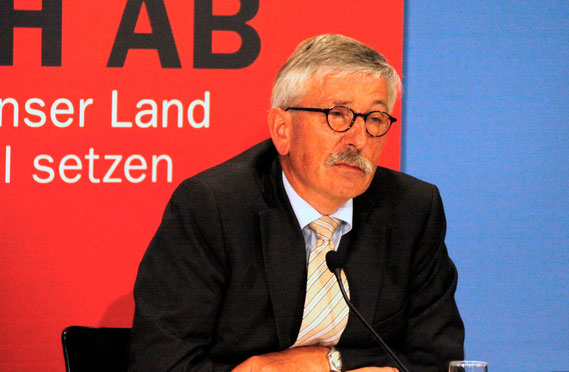 Thilo Sarrazin bei einer Buchpräsentation, August 2010 / © Richard Hebstreit, Berlin (D)