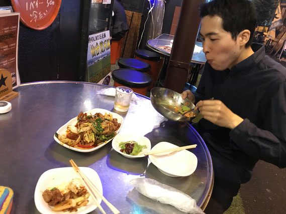 韓国料理屋にて