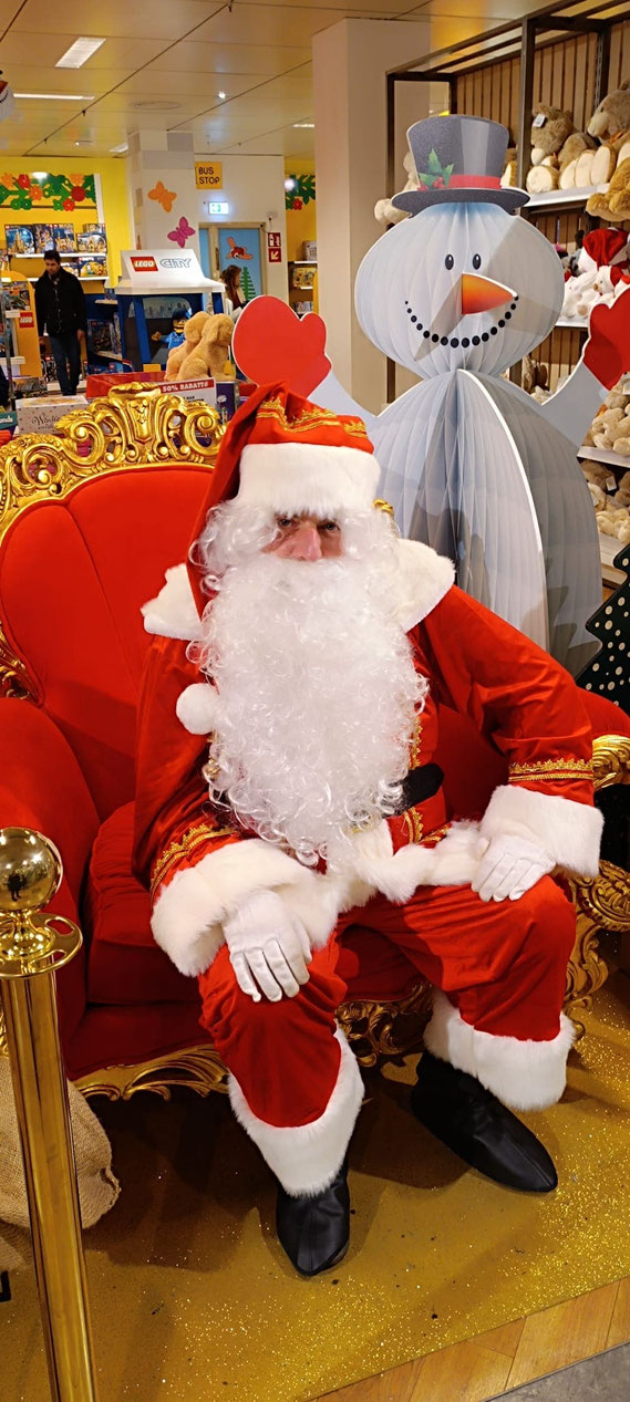 Nikolaus im Einsatz in der Galeria Kaufhof