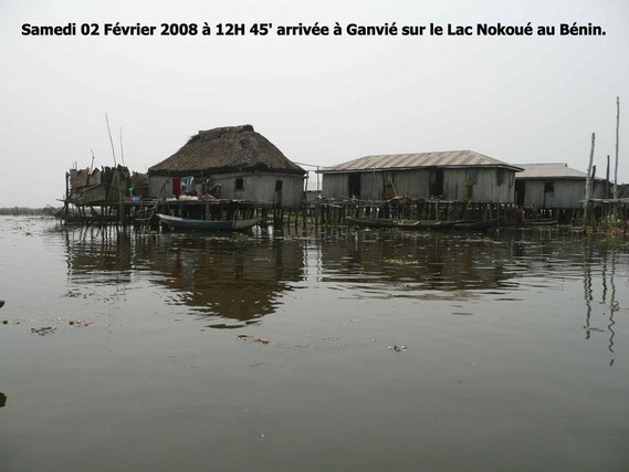 Cité lacustre de Ganvié près de Cotonou. 314 KO.