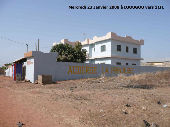 DJOUGOU. Patron et hôtel agréables ! Allez y voir un week end ! 401 KO.