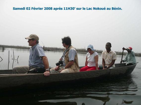 Dany, reste dans l' axe, tu vas nous faire chavirer à te crisper ! En barque sur le trajet de la cité lacustre de Ganvié, samedi 02 Fév. 289 KO