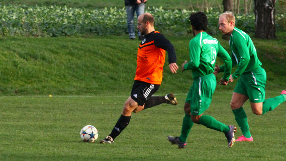 Am Samstag gegen Nöbdenitz ein letztes Mal im Trikot unseres SSV – 190 Spiele & 41 Tore, Aufsteiger in die Kreisliga & Kreisoberliga, Pokalheld und Super-Typ in Personalunion – Alex Nützel. Wir sagen: „Danke – du bist immer herzlich willkommen bei uns!"