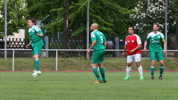 Beim FSV Meuselwitz wurde es für unsere Elf das erwartet knappe Spiel. Die frühe 0:1-Führung durch Manuel Fengler reichte aber, um auch diese drei Punkte einzufahren.