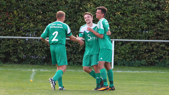 Die beiden Youngster Eric Lochmann und Lucas Ude schießen unseren SSV gegen Fockendorf in Halbzeit eins mit 3:0 in Führung und ebnen den zweiten Dreier der Saison. Am Ende gewinnt der SSV mit 5:2.