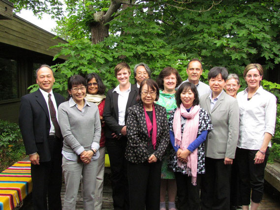 Inaugural workshop at University of Victoria, 2012. ビクトリア大学にて（2012年）