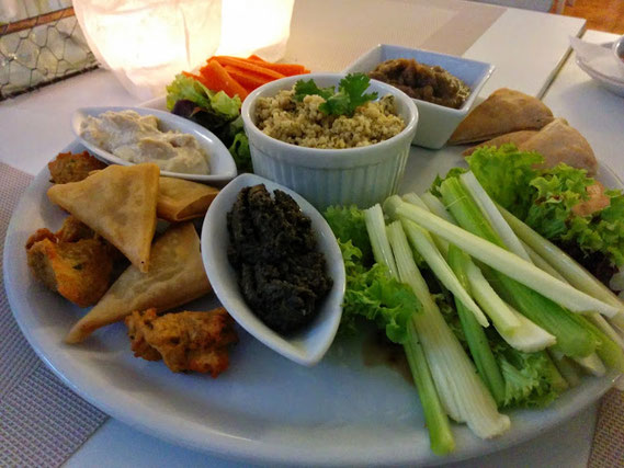 Dip- und Snack-Platte im Bellaverde