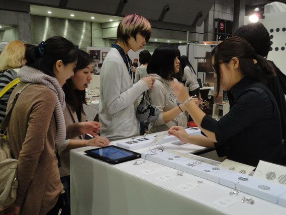 デザインイベントでの展示販売の様子