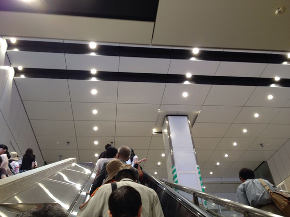 東京駅 ダウンライト