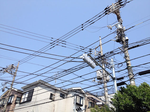 電線だらけの東京