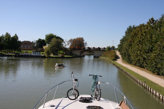 Hausboot-Tour auf dem Canal de Montech, Canal Latéral à la Garonne und Petite Baise 