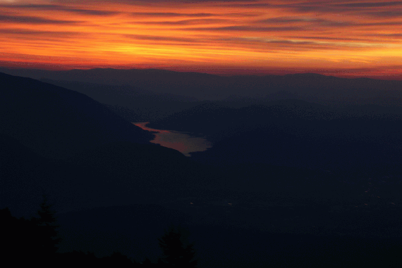Der Ossiacher See im Morgenrot
