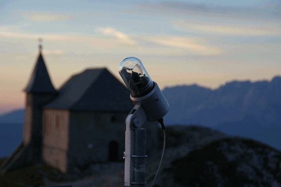 Eines der zahlreichen meteorologischen Messinstrumente am Gipfel