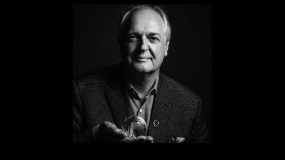 Paul Polman, former CEO of Unilever and honorary member of the Board of Directors of Constellations, has created a foundation IMAGINE. 