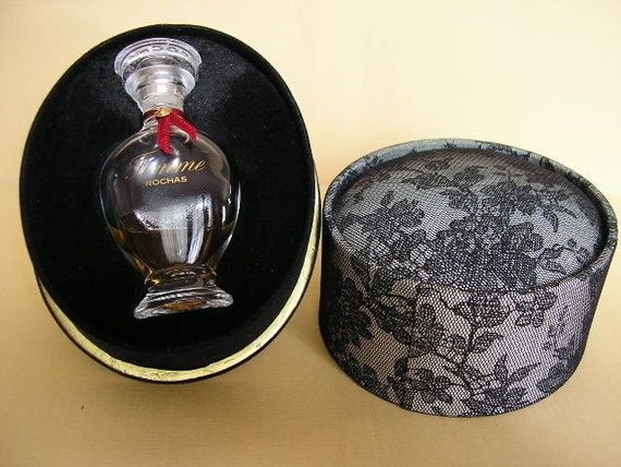 MARCEL ROCHAS : FEMME DANS BOÎTE RECOUVERTE DE DENTELLE CHANTILLY - FLACON CREE PAR R. LALIQUE