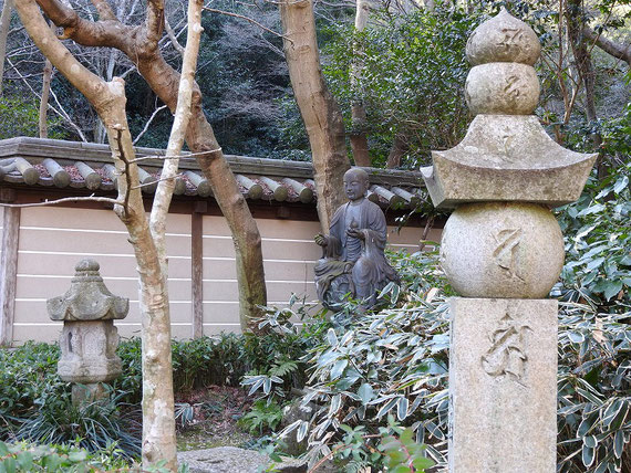 錦屏晩鐘前の　地蔵像