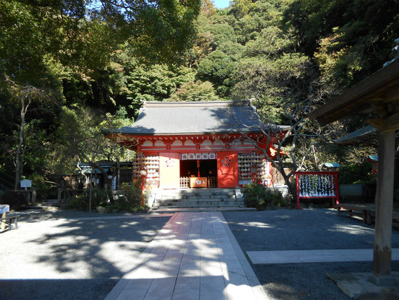 荏柄天神社の境内　