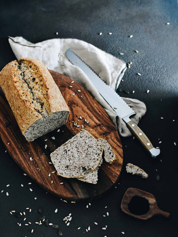 DINKEL-NUSS-BROT OHNE GEHEN MIT START IM KALTEN OFEN