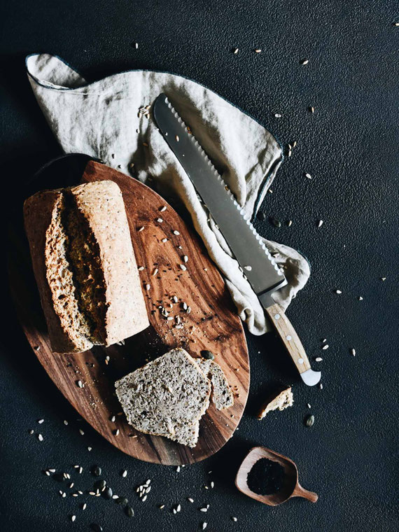 DINKEL-NUSS-BROT OHNE GEHEN MIT START IM KALTEN OFEN