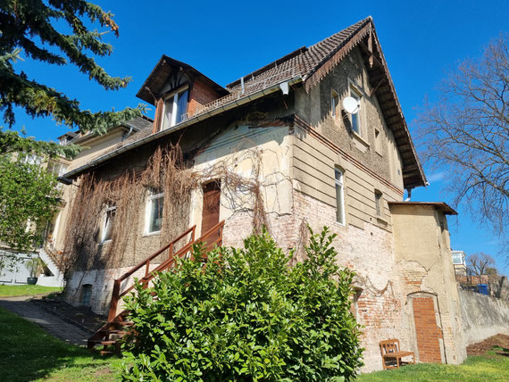 Weiteres Haus ebenfalls bewohnt und frei werdend.