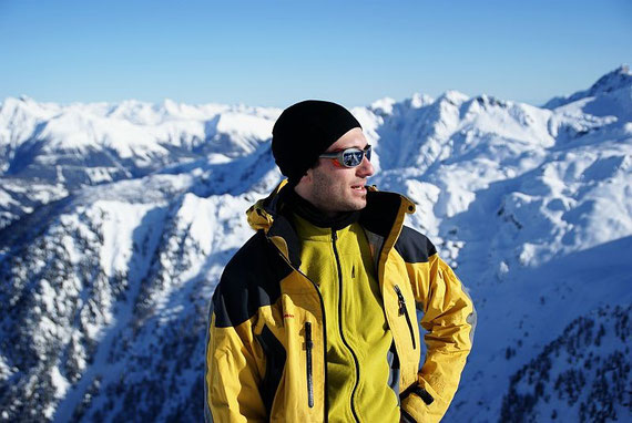 Rast am Gipfel mit traumhaftem Panorama