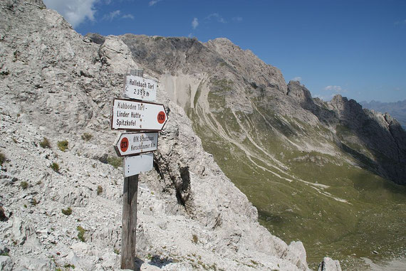 Schon beim Hallebachtörl der Blick zurück zum Spitzkofel