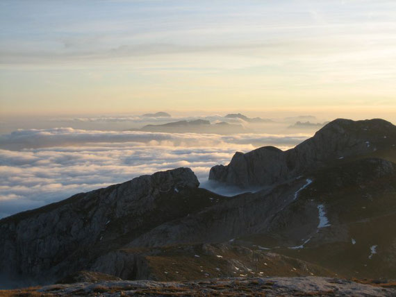 Über dem Hochnebel