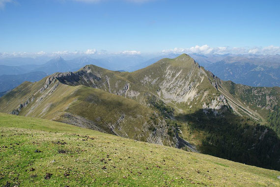 Blick zurück von der Eckwand über den Latschur nach Westen