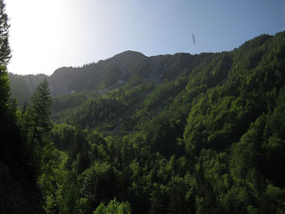 Beim Aufstieg zum Quadiasattel zeigt sich die Nordflanke des Kahlkogels