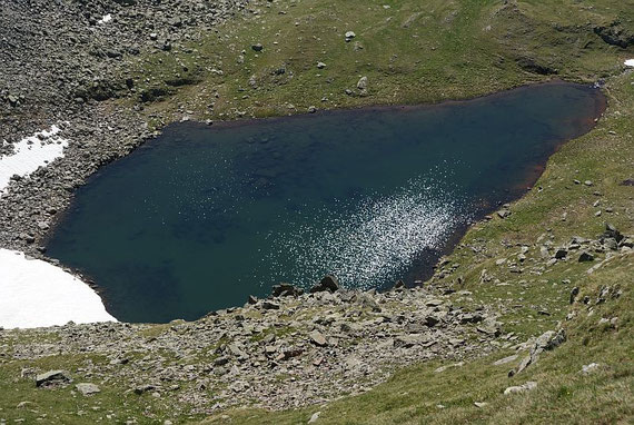 Kurz nach dem Kaltseetörl am Weg zum Kreuzeck der Blick hinunter zum Kaltsee