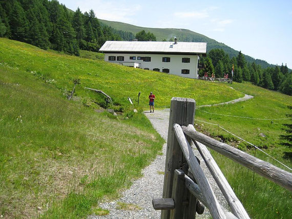 Abmarsch bei der Sommeregger Alm