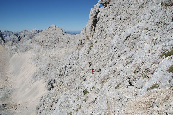 Gehpassage in der Wand