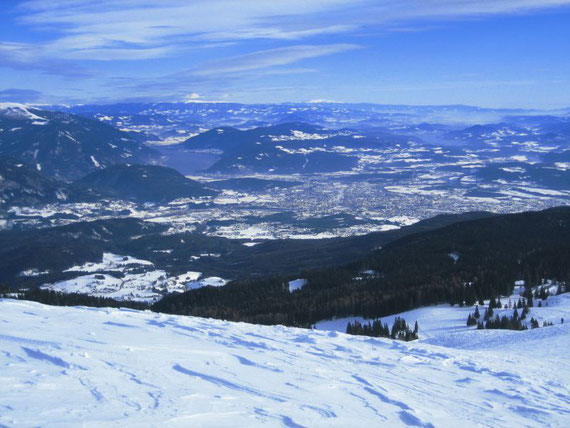 Blick hinunter nach Villach